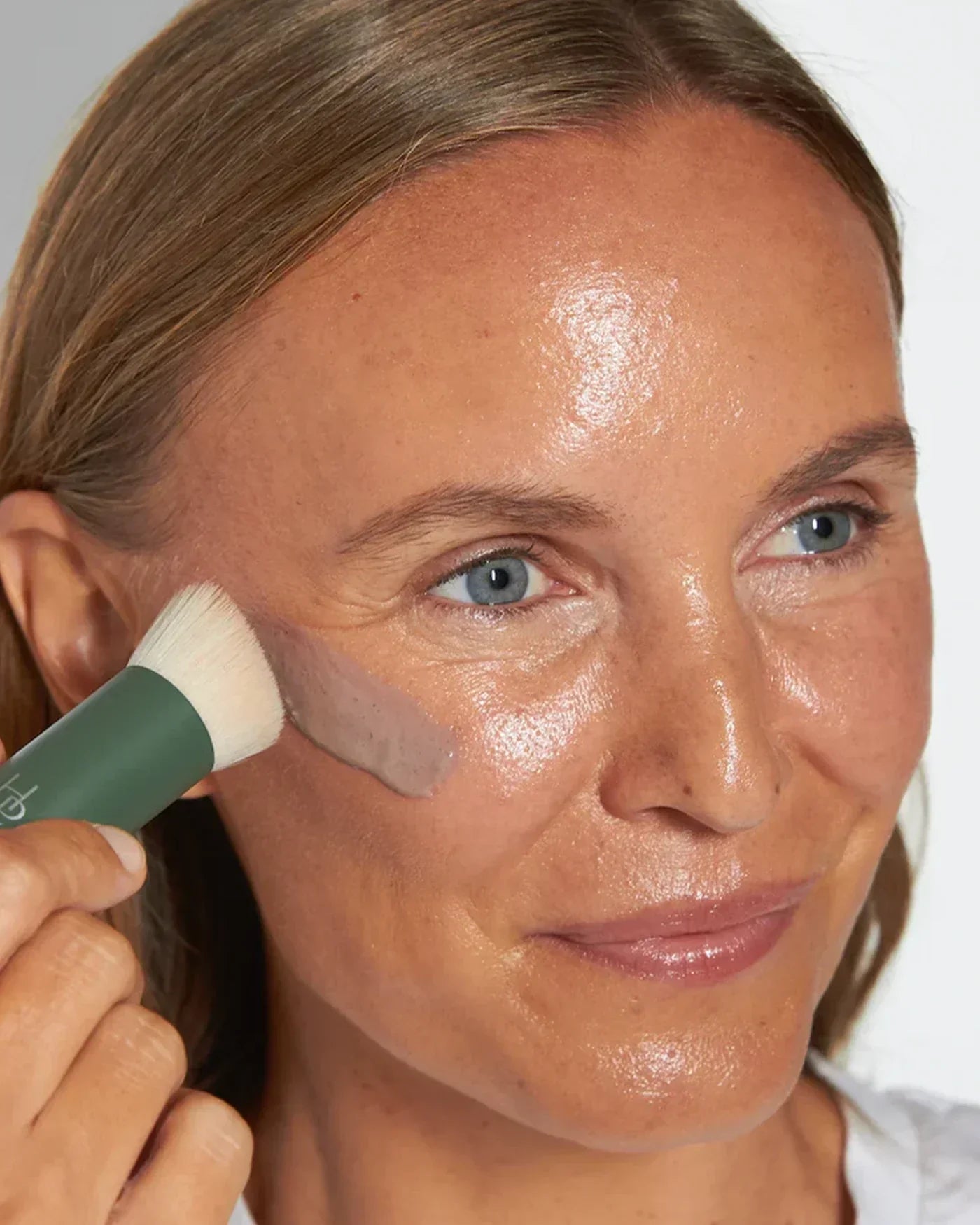 Personalized Skincare Routines for Healthy Aging